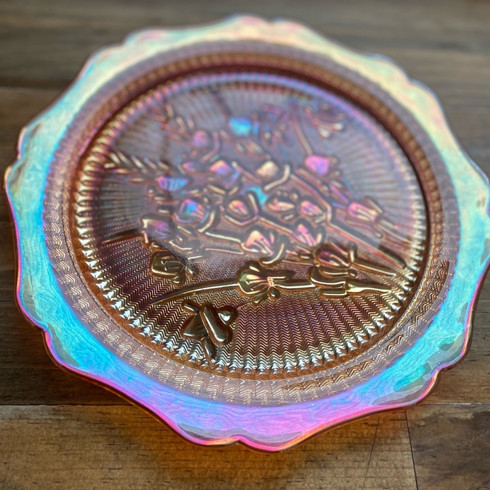 DONATED/VINTAGE CARNIVAL GLASS PLATE - Picture 2 of 2